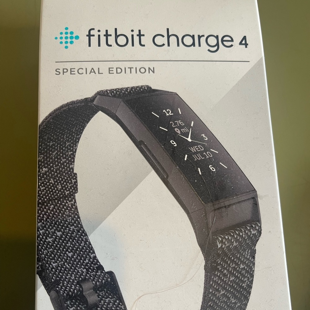 FitBit Charge 4.